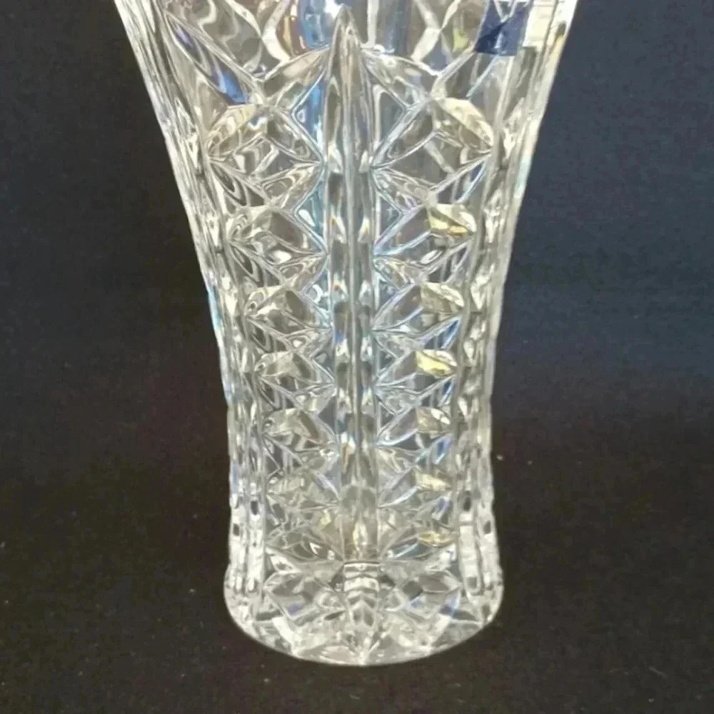 Vintage West German Fine Crystal Vase with Frosted Roses 24% Leaded - Picture 4 of 5